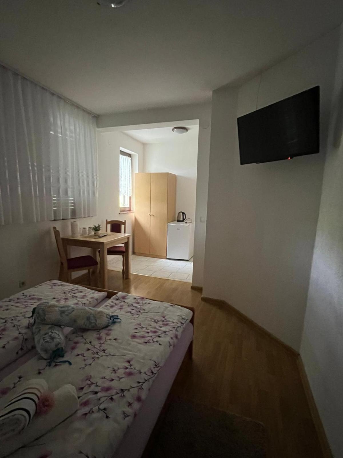 Guest House Štefanija Poljanak Extérieur photo