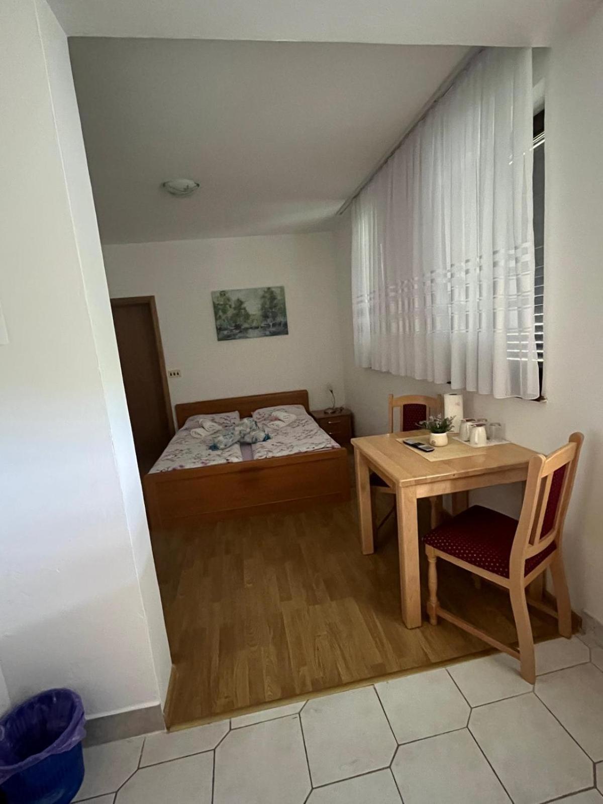 Guest House Štefanija Poljanak Extérieur photo