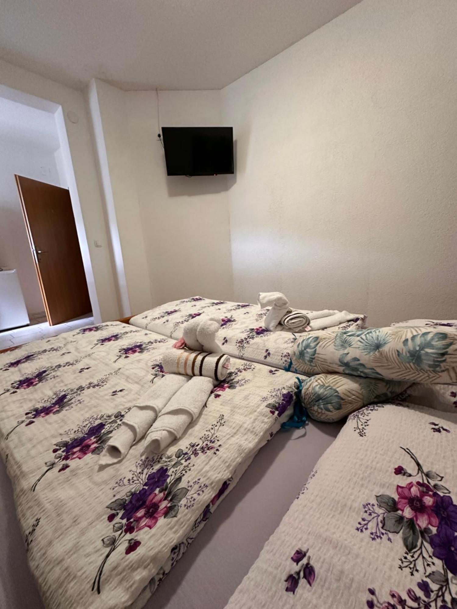 Guest House Štefanija Poljanak Extérieur photo